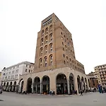 Loggia Tre Piazze Apartments